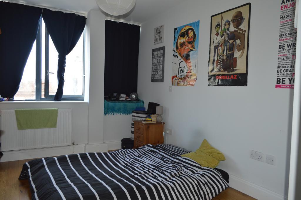 2 Bedroom Flat To Let in High Steet, High London, EN5 5UR