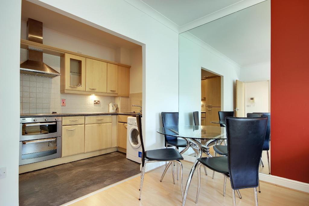 1 Bedroom Purpose Built To Let in High Road, North Finchley, London