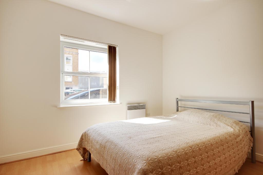 1 Bedroom Purpose Built To Let in High Road, North Finchley, London