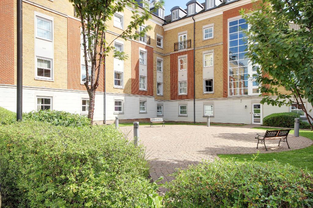 1 Bedroom Purpose Built To Let in High Road, North Finchley, London